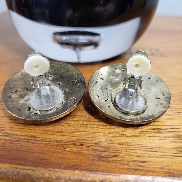 Vintage Openwork Plastic Gold Tone Clip On Earrings with Faux Pearls - Picture 6 of 13